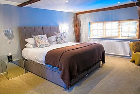 Deluxe Double Room with Shower