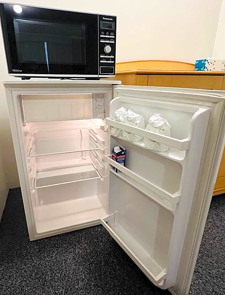 OVERLANDER MOTOR LODGE