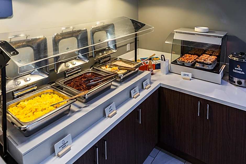 Holiday Inn Express Hotel & Suites Salina By IHG