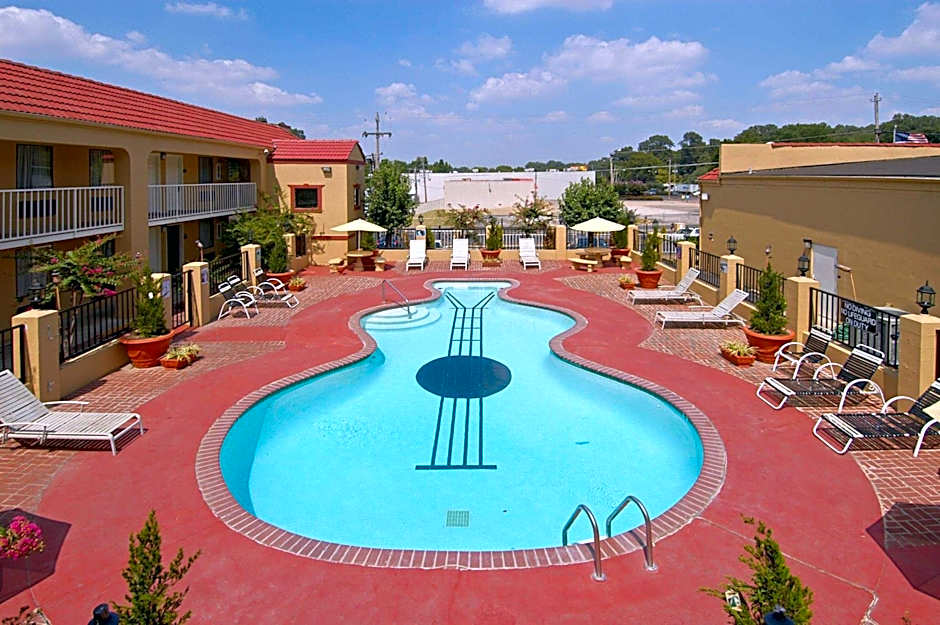 Days Inn by Wyndham Memphis at Graceland