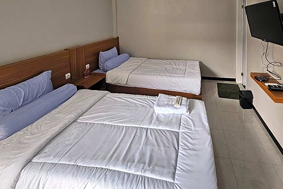 Guest House Saqeena Syariah near Blitar Park RedPartner