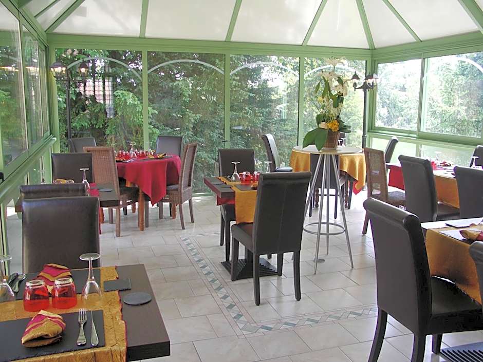 Relais Saint Louis, Logis