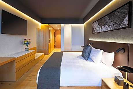 King Room with Mountain View