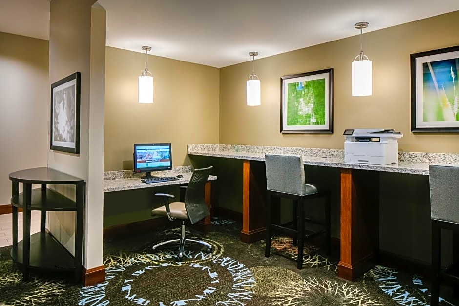 Staybridge Suites Des Moines Downtown