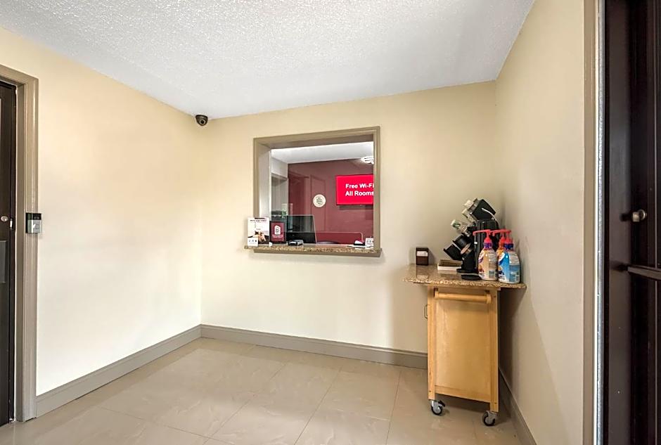 Red Roof Inn & Suites Vineland - Buena