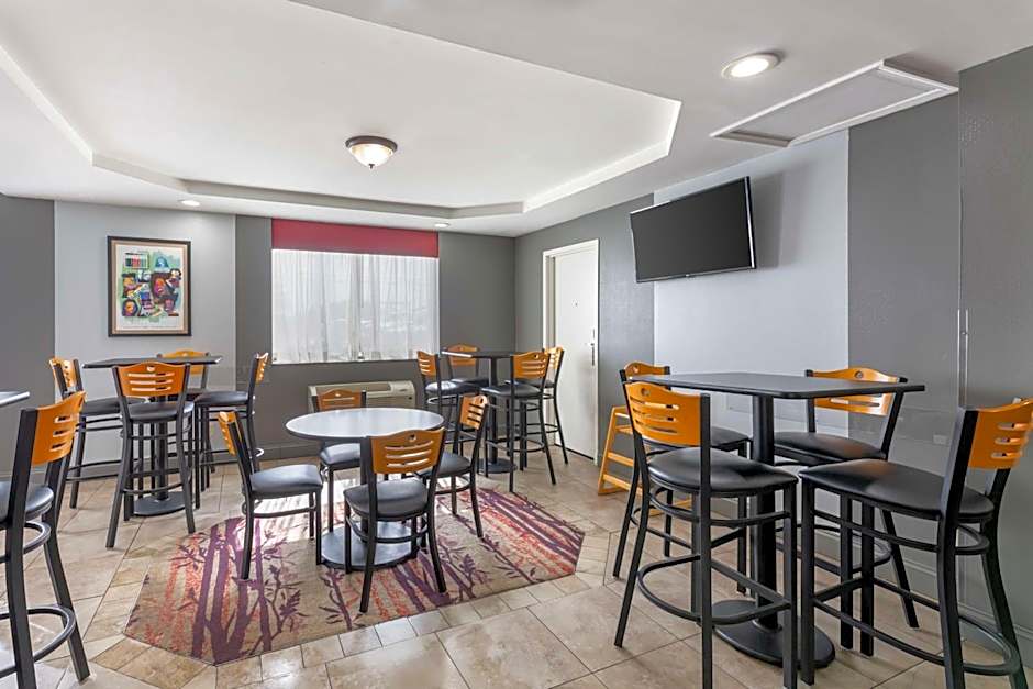 Best Western The Inn At Rochester Airport