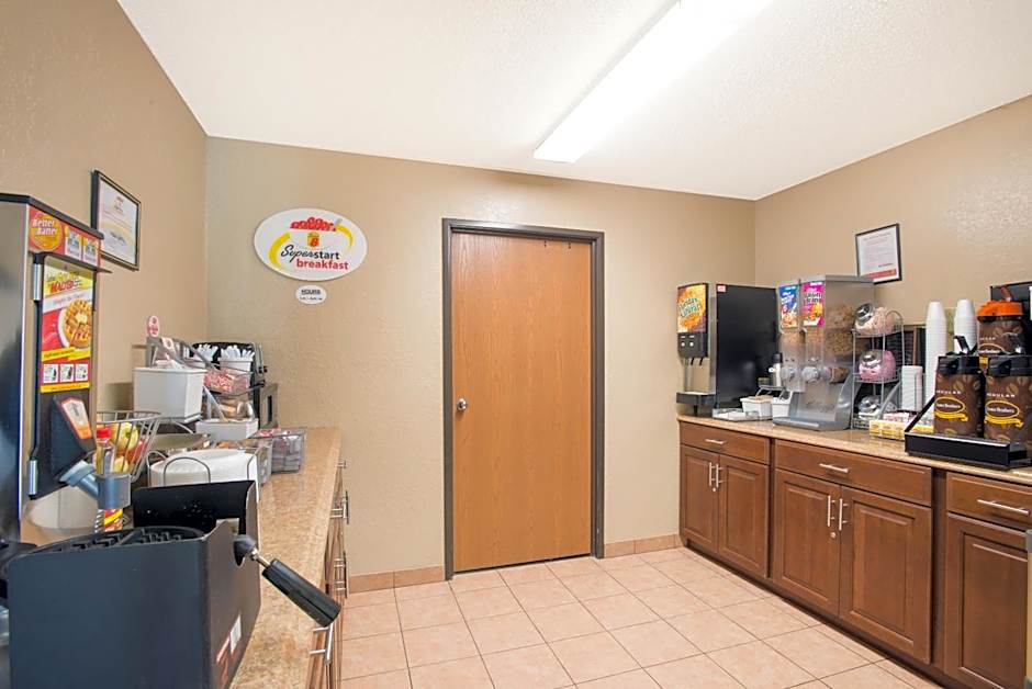 Super 8 by Wyndham Massena NY