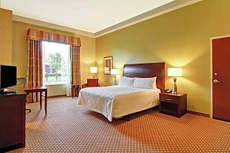 1 King Mobility/Hearing Accessible W/ Bathtub