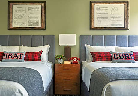 Graduate Queen Room with Two Queen Beds