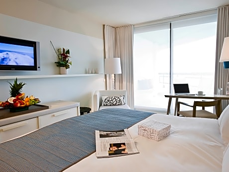 SUPERIOR ROOM - 1 king-size bed and 1 sofa bed, full sea view with terrace