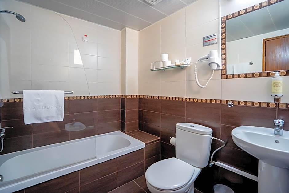 Dinya Lisbon Hotel & Lounge Bar