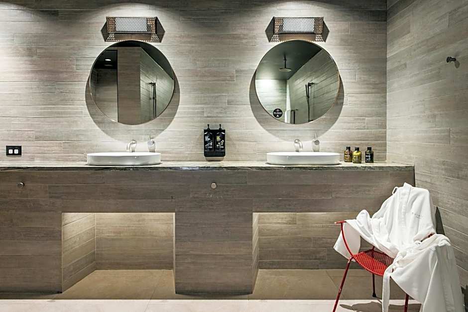 Ovolo Canberra, a Wyndham Hotel