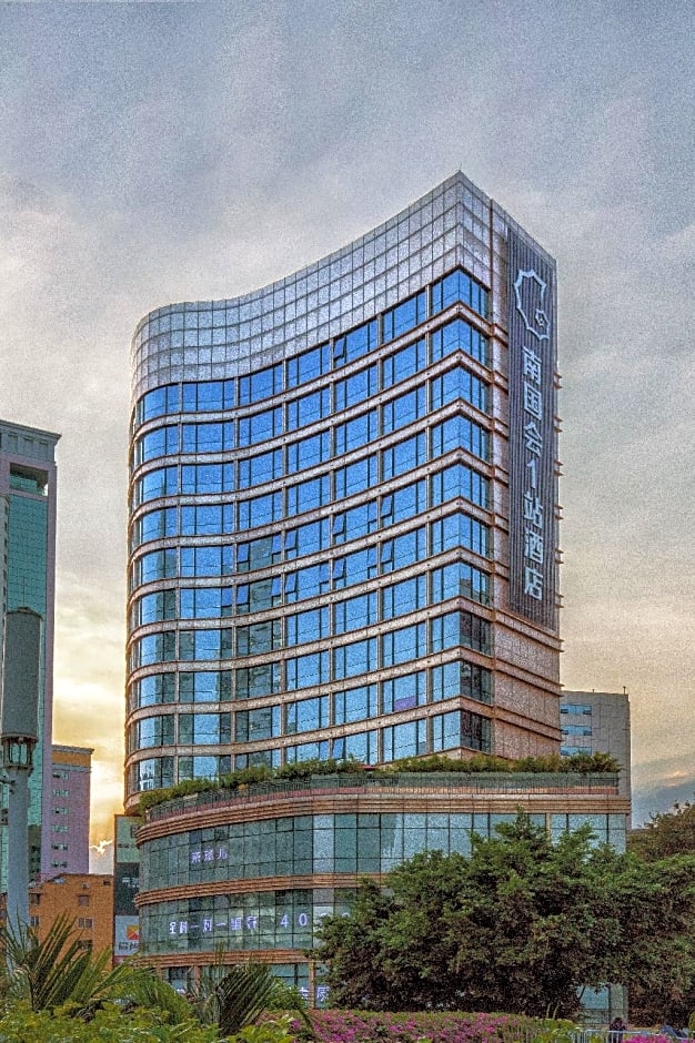 Southern Club Station 1 Hotel