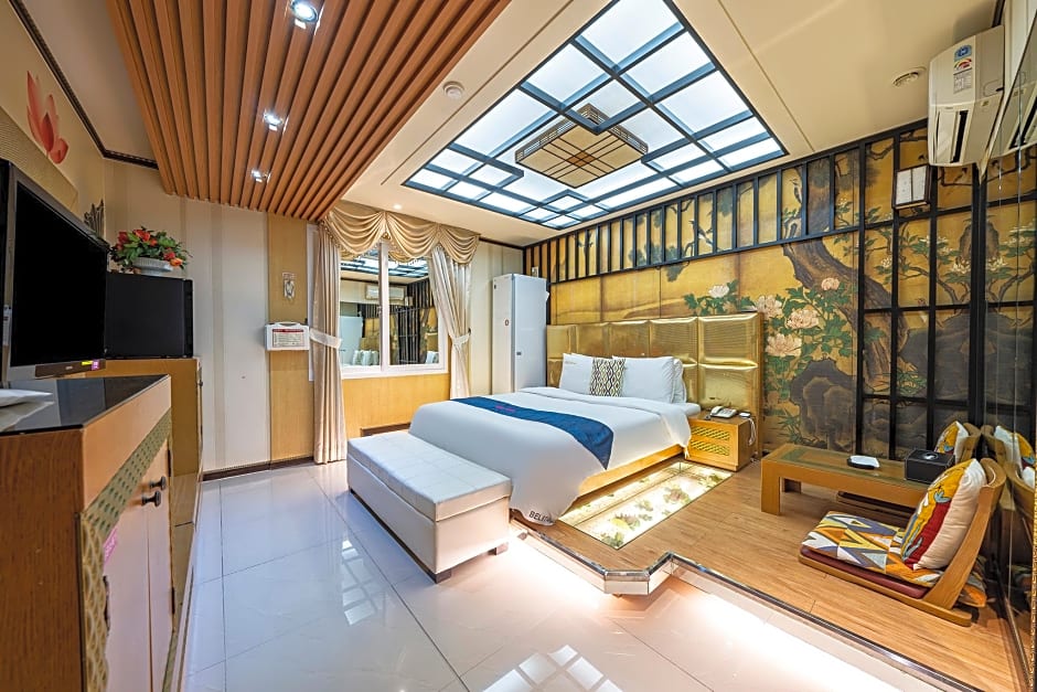 Paju Belita N Good Time Motel