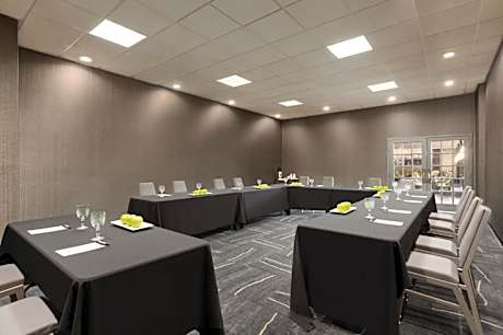 McAllen Grand Plaza Hotel - Alojamientos en MCALLEN