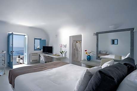 Angels infinity pool suite