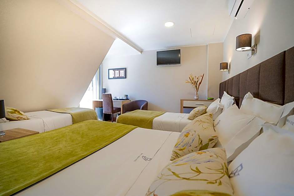 Dinya Lisbon Hotel & Lounge Bar