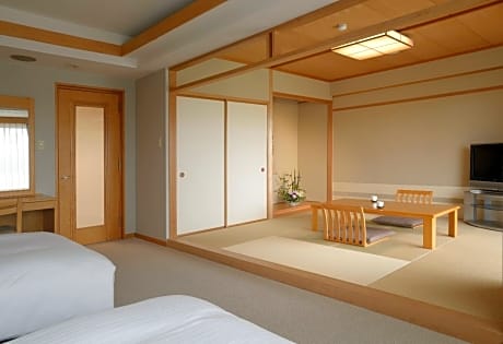 Family Room with Tatami Area - Non-Smoking