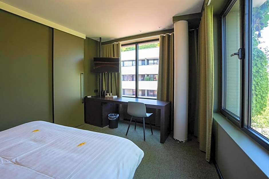 Green Hotel