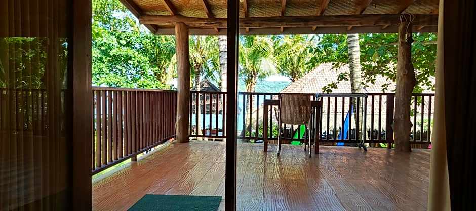 Castaway Surf Retreat