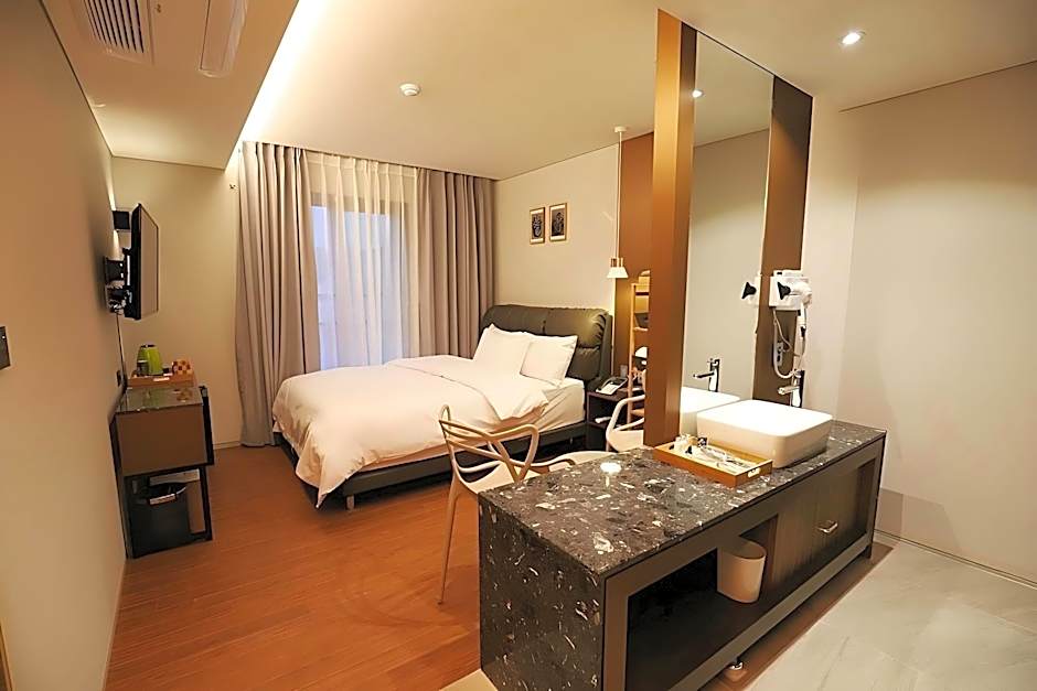 Namyangju Bukhangang Dolcecasa Hotel