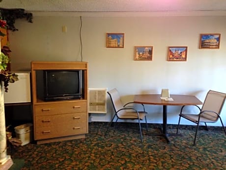 One-Bedroom Queen Suite with Sofa Bed