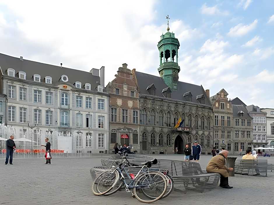 B&B HOTEL Mons Gare