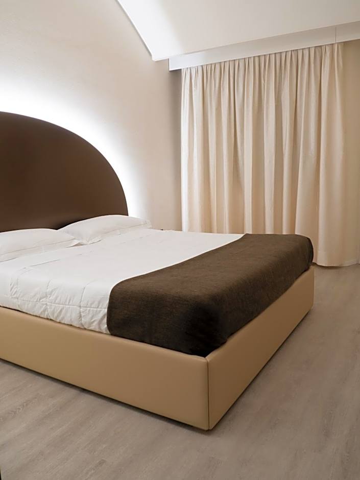 Dealuna Motel