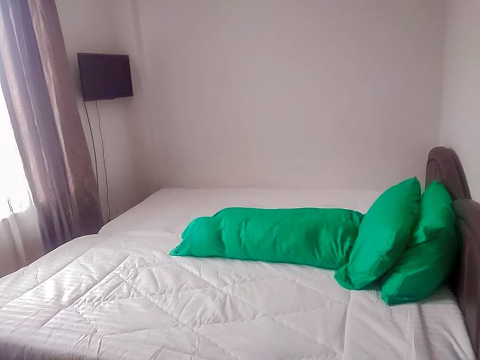 Colombus Residence Karawang Mitra RedDoorz