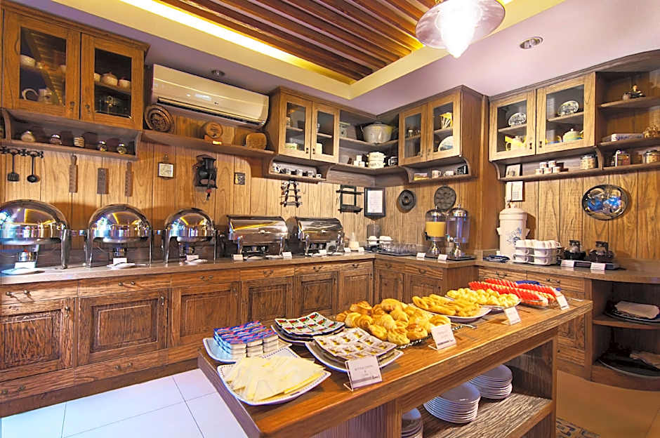 Rhadana Hotel