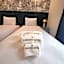 Carlton Hotel