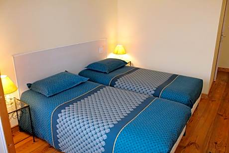 Twin Room with Private Bathroom