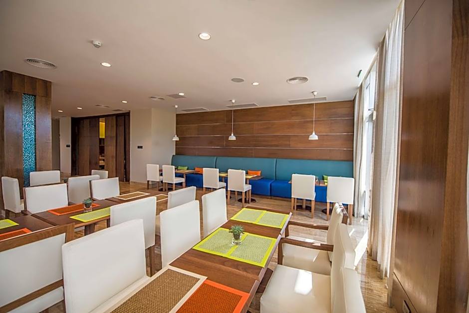 Hampton Inn By Hilton Santo Domingo Airport