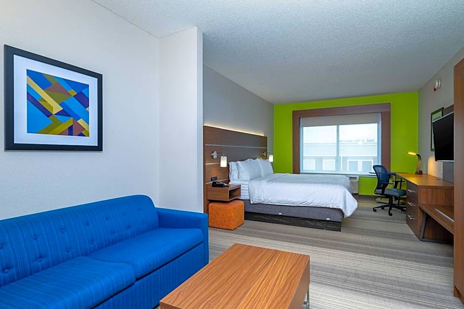 Holiday Inn Express Hotel & Suites Woodbridge By IHG