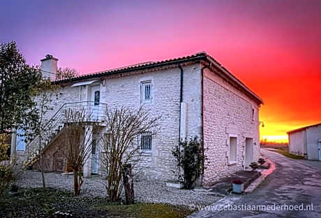 Chambres d'Hôtes Château Pierre de Montignac
