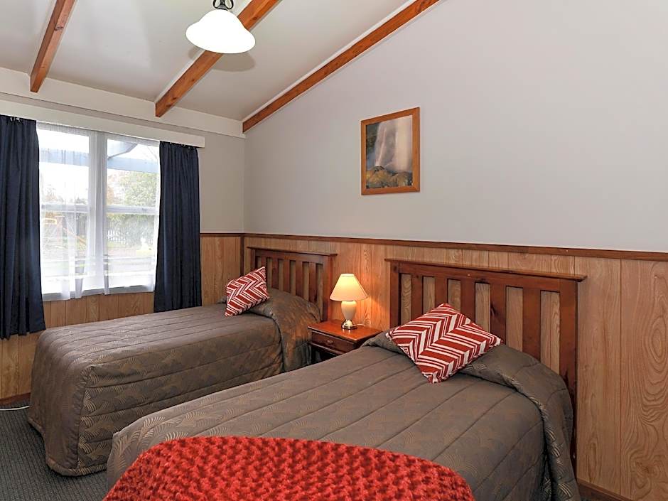 Fairy Springs Motel