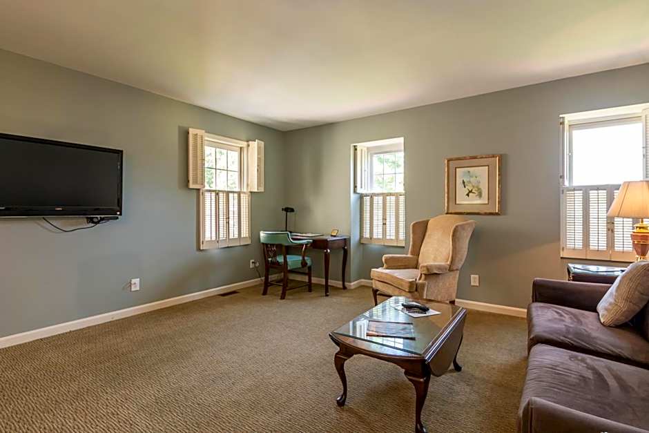 Century Suites Hotel