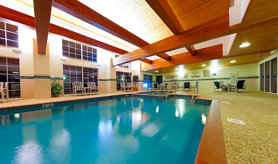 Holiday Inn Express & Suites Port Washington By IHG