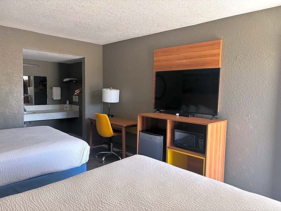 Days Inn & Suites by Wyndham Needles