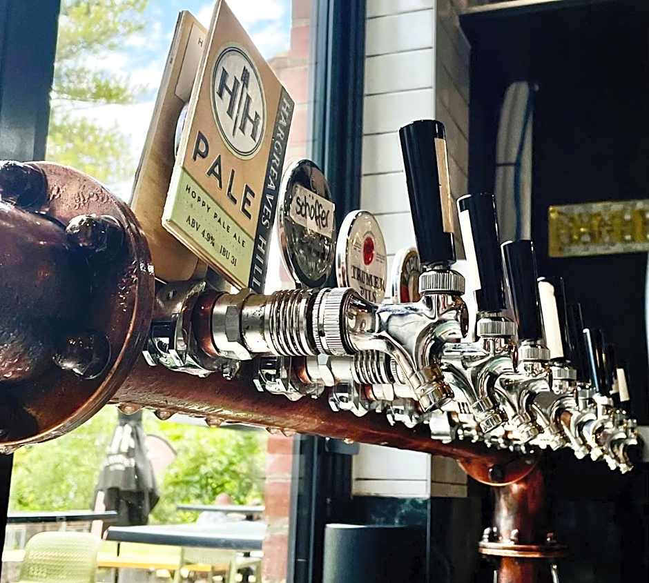 Alpine Hotel, Eat Drink Sleep