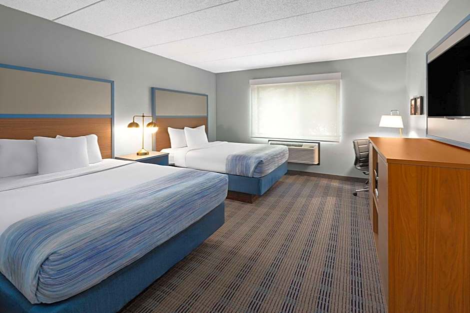 AmericInn by Wyndham North Branch