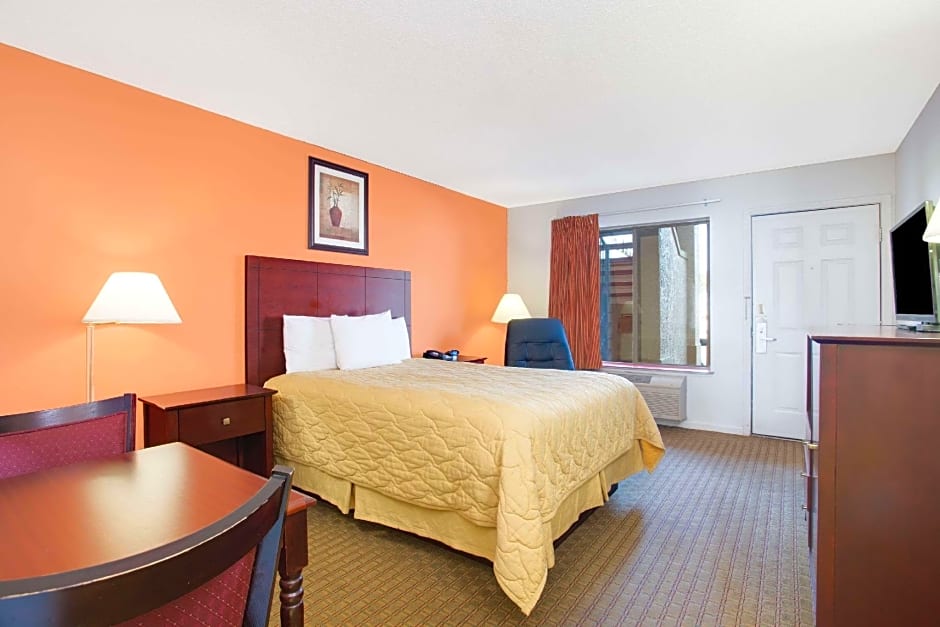 Super 8 by Wyndham Defuniak Springs