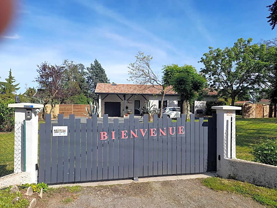 La maison du Bonheur, borne de recharge VE