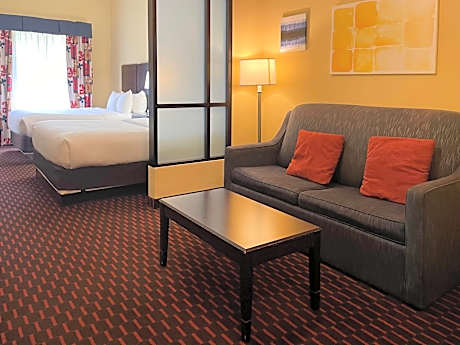 2 Queen Beds, Suite, Nonsmoking