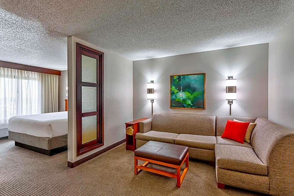 Hyatt Place Overland Park Convention Center