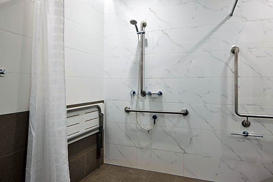 Rydges Perth Kings Square