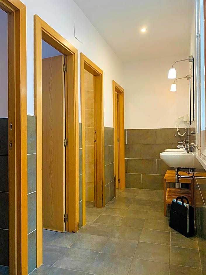 Super Balmes Guest House