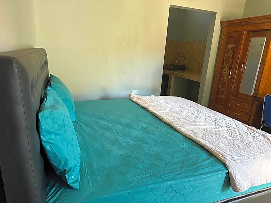 Sumbawa Maluk Homestay Kost tika