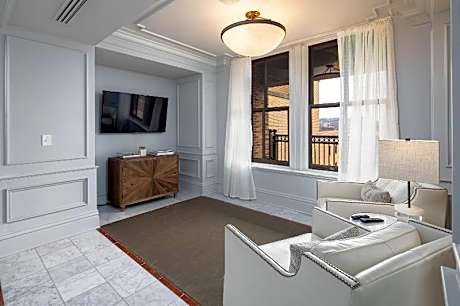 John Hand Club Hotel
