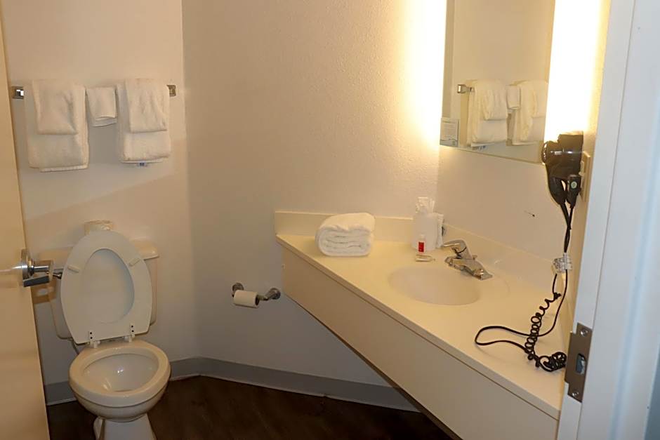 Howard Johnson by Wyndham Tifton GA I-75